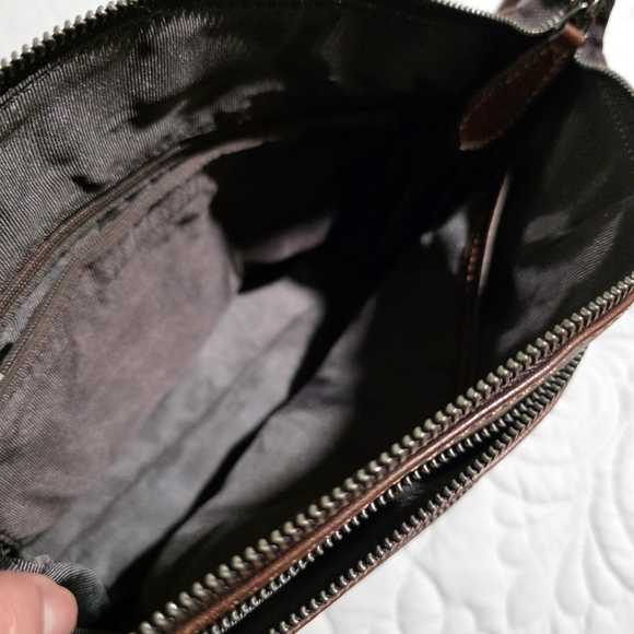 Elegant Dark Brown Leather Crossbody Bag - Picture 5 of 8